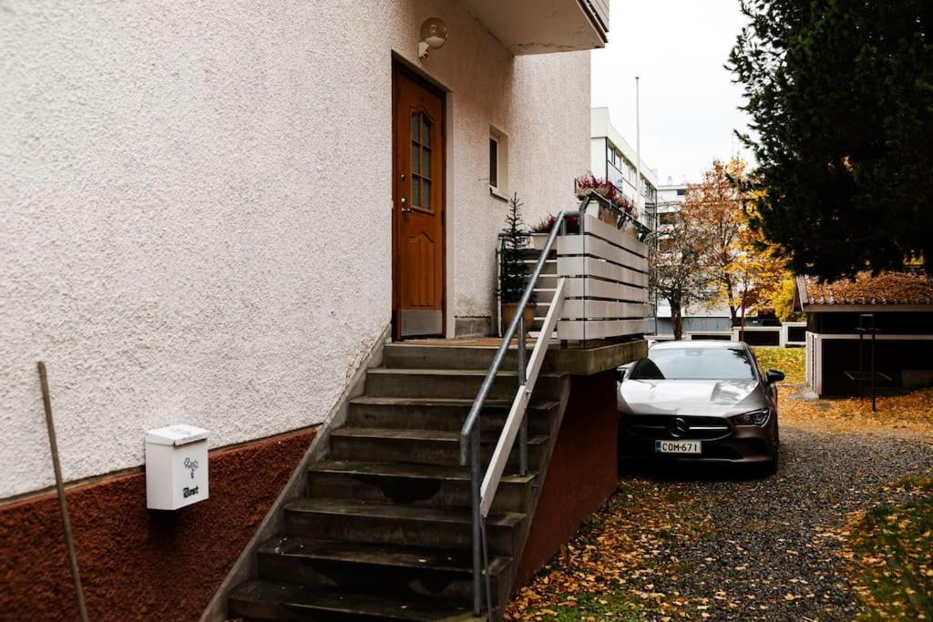Mukava Saunallinen Kaksio Omalla Sisaeaenkaeynnillae Ja Ilmaisella Autopaikalla Kuopio Exteriér fotografie