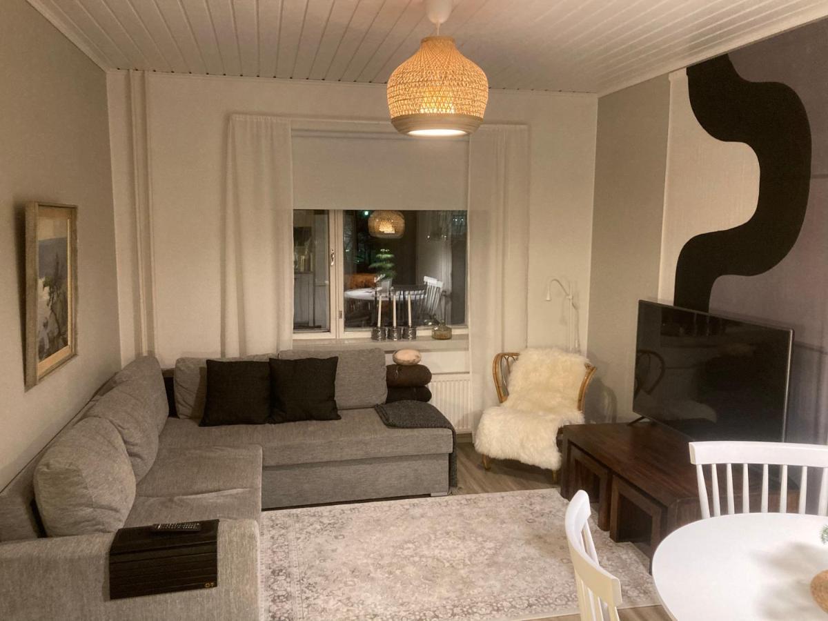 Mukava Saunallinen Kaksio Omalla Sisaeaenkaeynnillae Ja Ilmaisella Autopaikalla Kuopio Exteriér fotografie